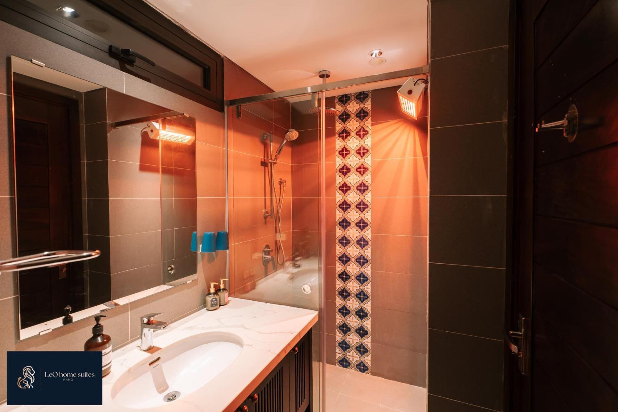 High-ser W Greenview, Projector And 2br Incenter - So Warmly And Spacious